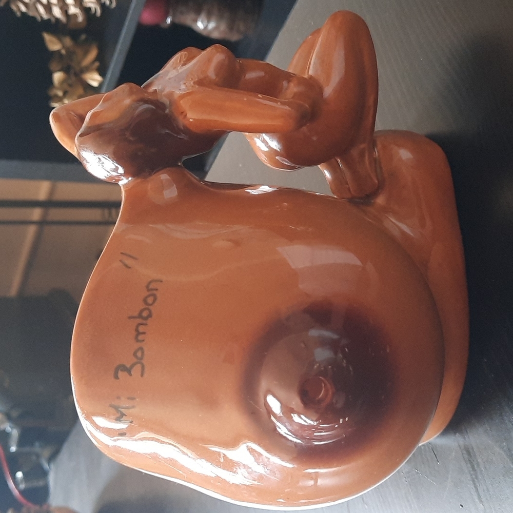 Novelty mug of women's form
